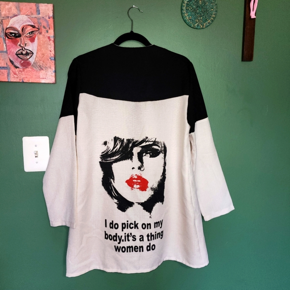 Vintage Graphic Open Top Outerwear XL Red Lipstick "It's a Thing Women Do"